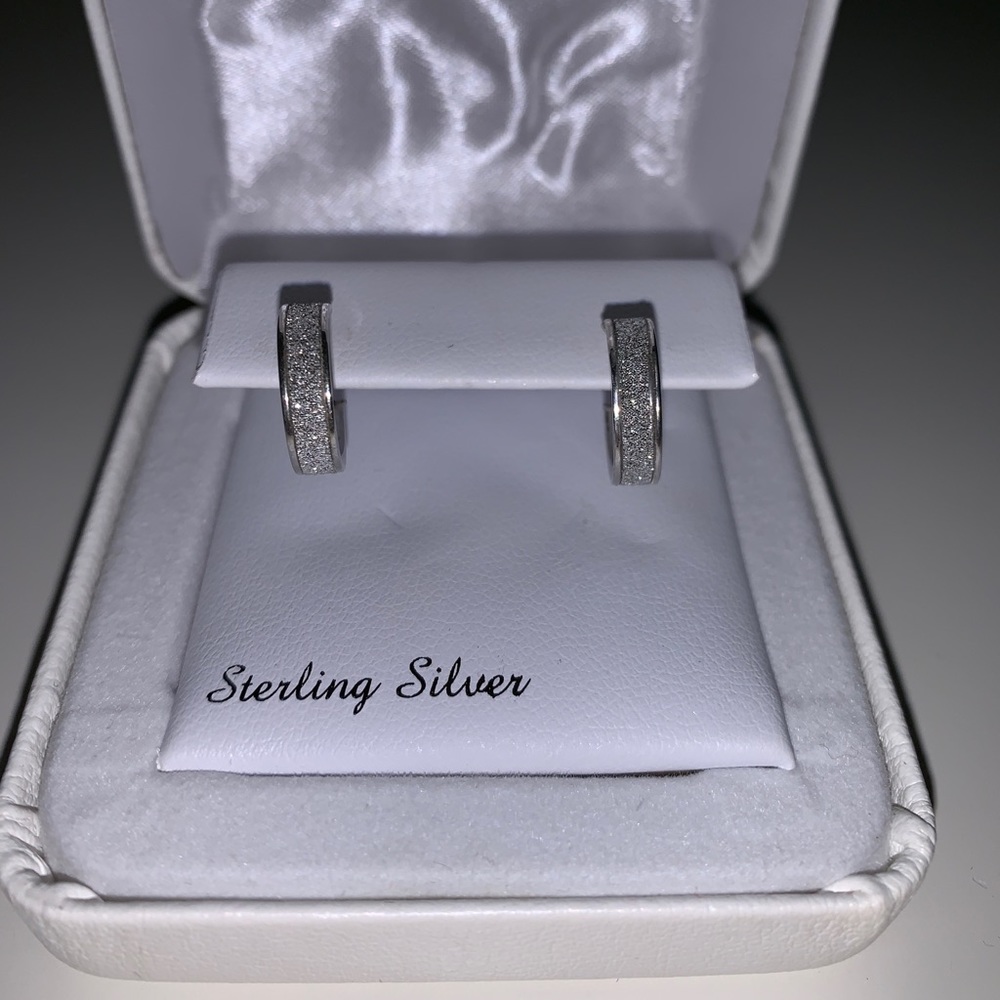 Sterling Silver Round Glitter Hoop Earrings : NWT